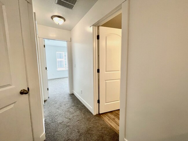 Building Photo - 3990 W 1530 N