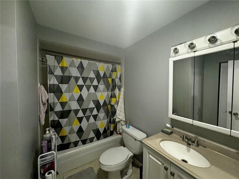 Building Photo - 300 Smithfield Rd