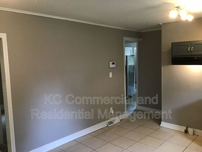 Building Photo - 107 Clinton Pl