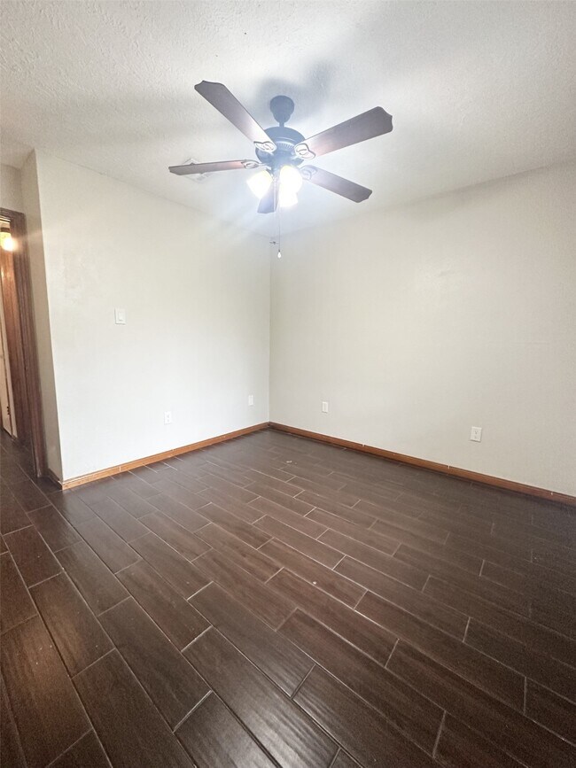 Building Photo - 2509 Wall St