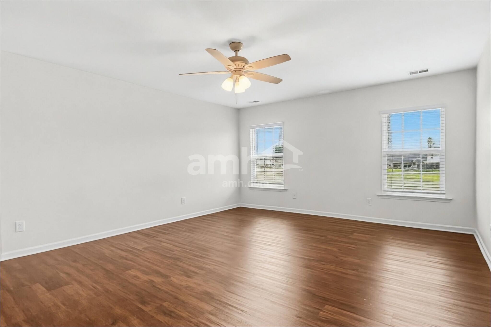 Building Photo - 518 Bush Dr