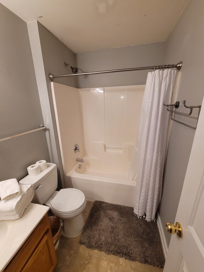 Building Photo - 4919 Sunburst Ln