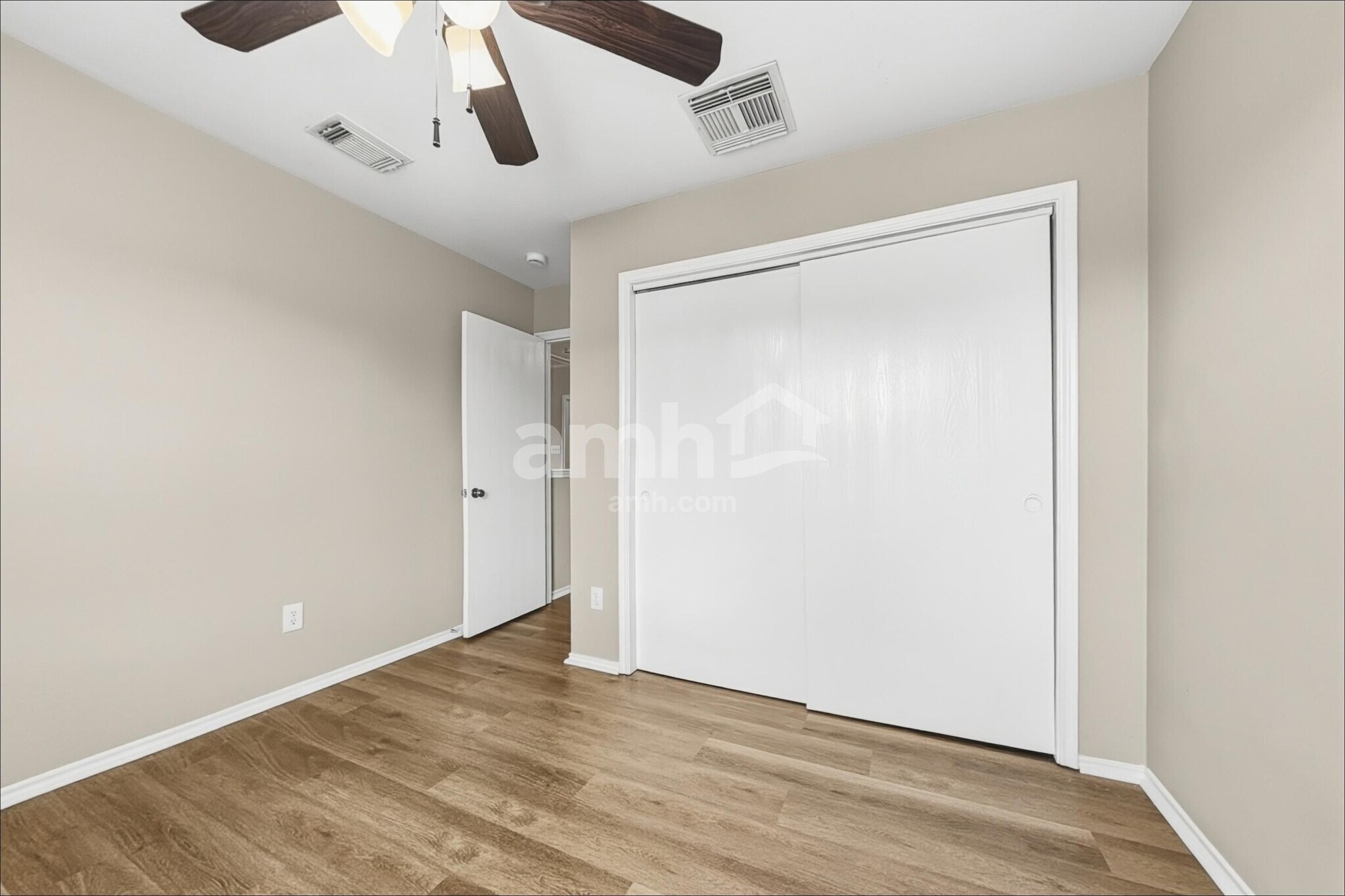 Building Photo - 11411 Seven Sisters Dr
