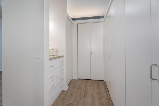 Building Photo - 133 W Locust St