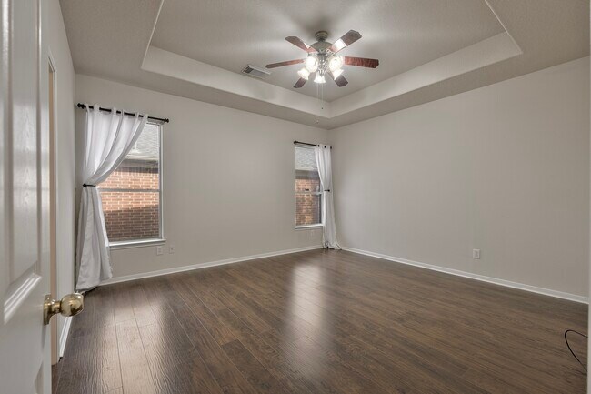 Building Photo - 2107 Auburn Vale St