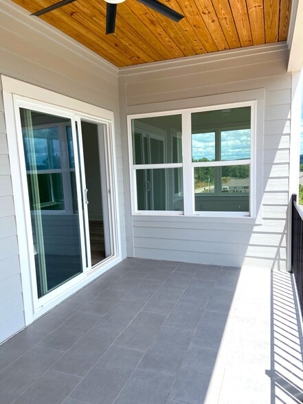 Building Photo - 1174 Ranch Marina Rd