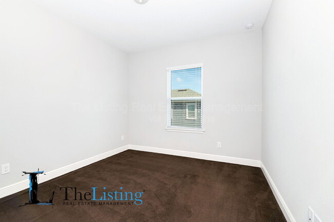 Building Photo - 8555 Pinter St