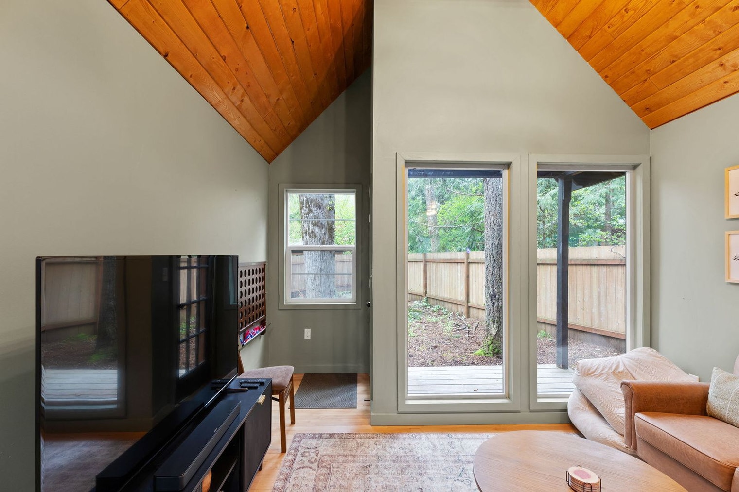 Building Photo - 65377 E Sandy River Ln