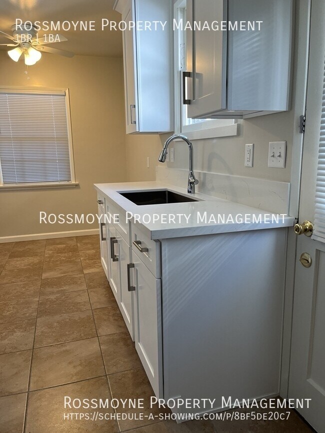 Building Photo - 2220 Mira Vista Ave