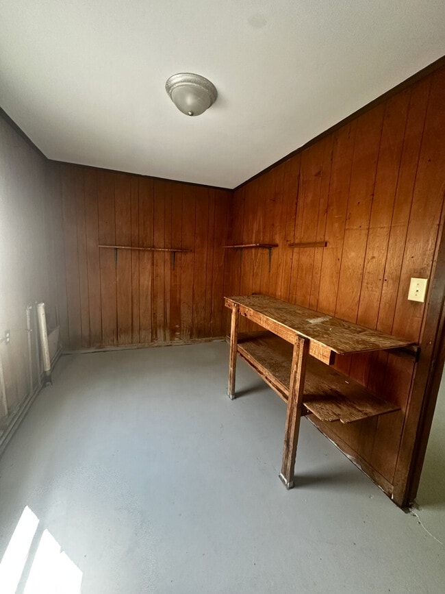 Building Photo - 106 Rosewood Cir