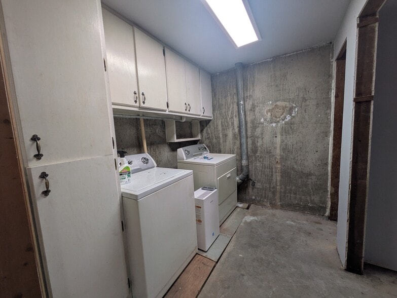 Building Photo - 1225 NW 98th St