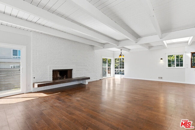 Building Photo - 3900 Pacific Ave