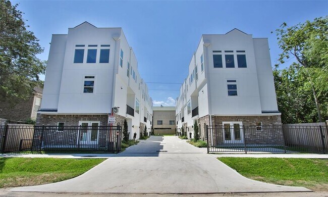 Building Photo - 5903 Val Verde St