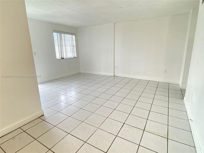 Building Photo - 1655 W 44th Pl