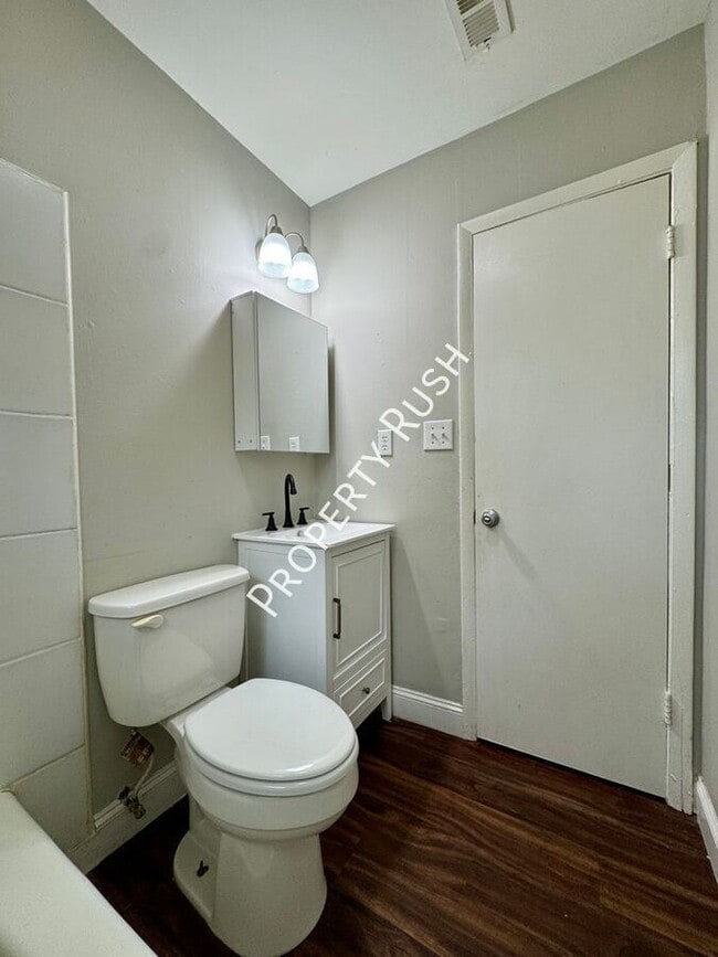 Building Photo - 6303 Walden Ave