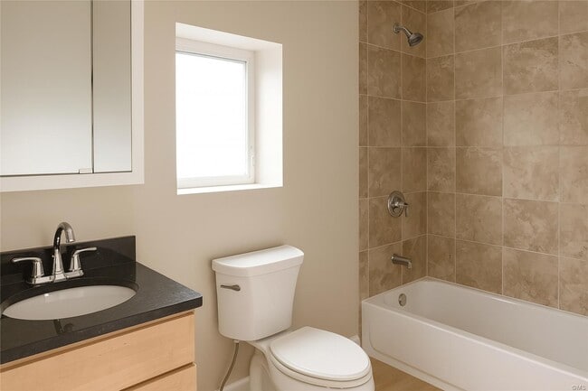 Building Photo - 202 N Townsend St