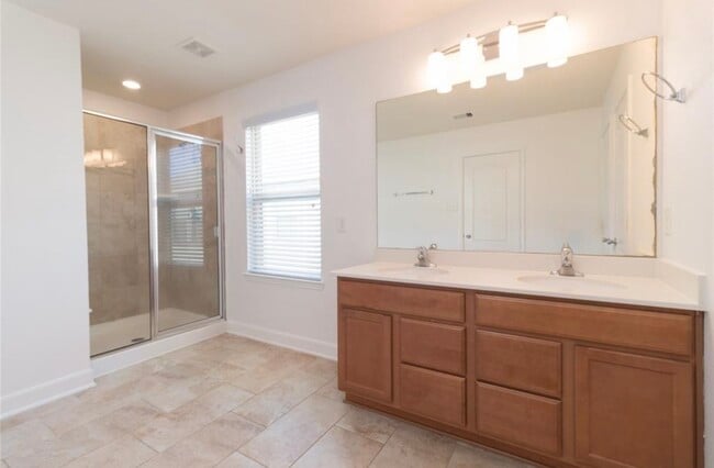 Building Photo - 20623 Pioneer Oak Ln