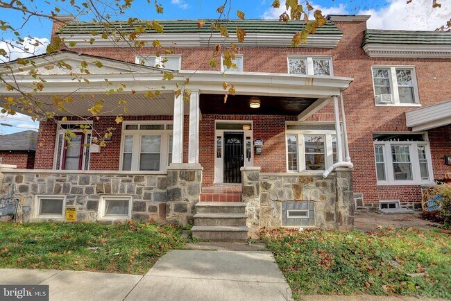 Building Photo - 3202 Dudley Ave