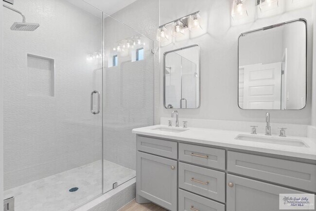 Building Photo - 30 Portofino Blvd