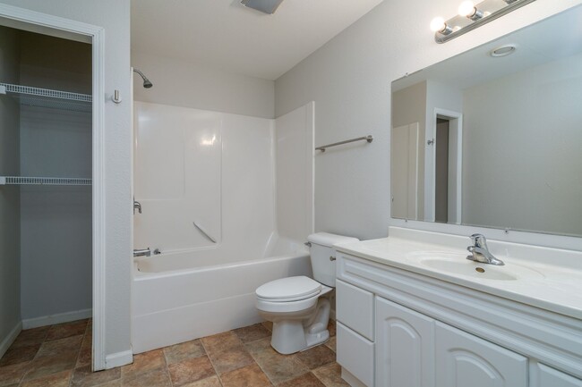 Building Photo - 4 Bedroom, 3 Bathroom Single Family Home