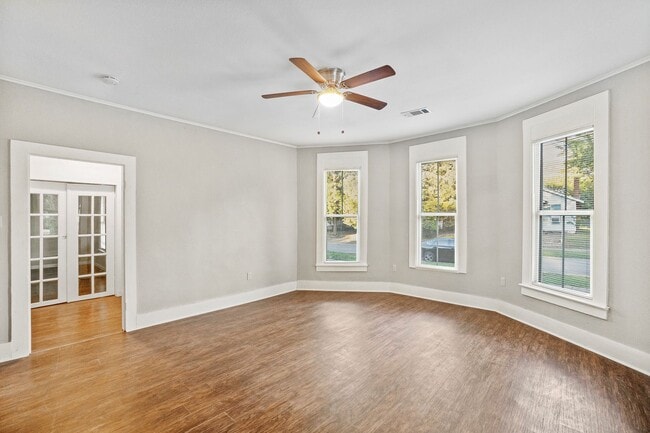 Building Photo - 616 S 19th St