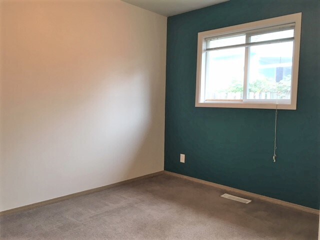 Building Photo - 5431 NE 16th Ave