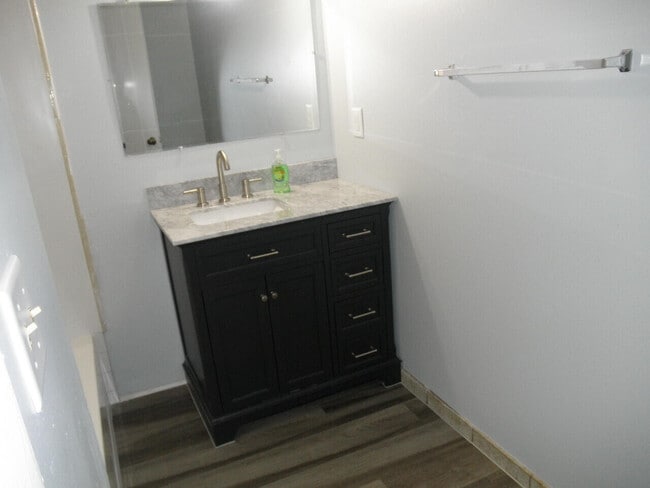 Building Photo - 4648 Summit Blvd