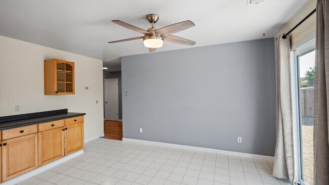Building Photo - 1623 Oneel Dr