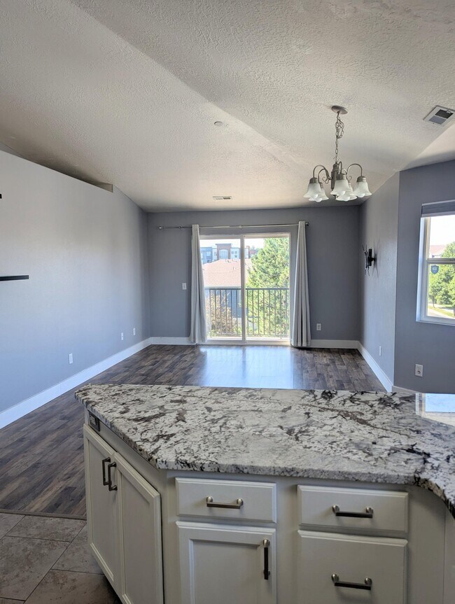 Building Photo - 56 E Resaca Dr