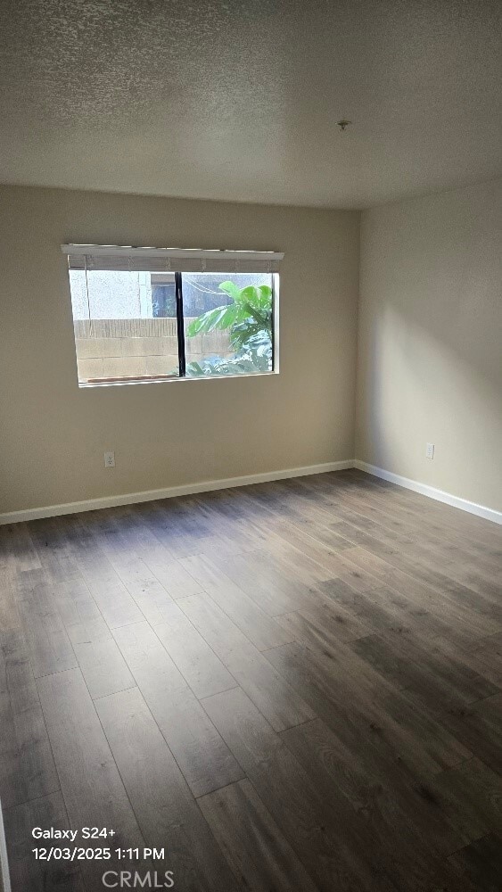 Building Photo - 10683 Walnut St