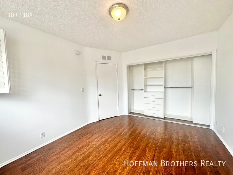 Building Photo - 7171 Lexington Ave