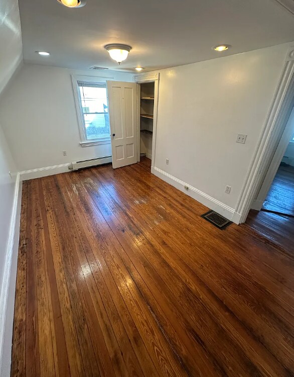 Building Photo - 28 Montfern Ave
