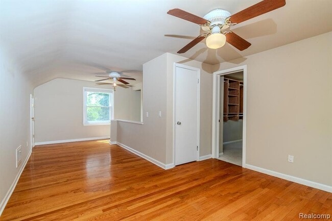 Building Photo - 4355 Elmwood Ave