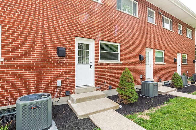 Building Photo - 135 Commonwealth Ave