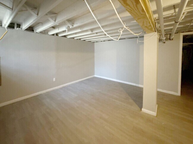 Building Photo - Three-Bedroom Home In Baltimore