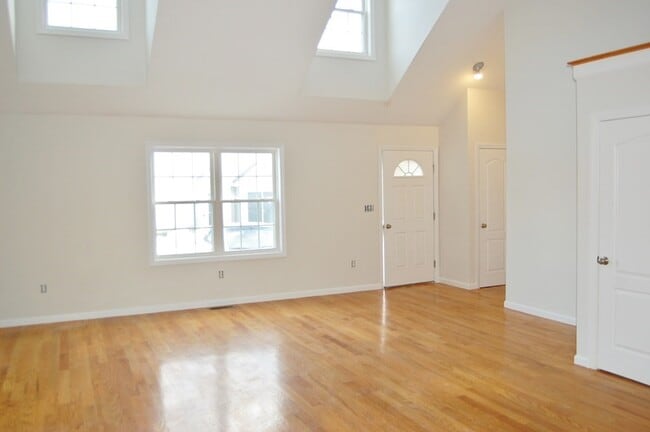 Building Photo - 3 Merrimac Way