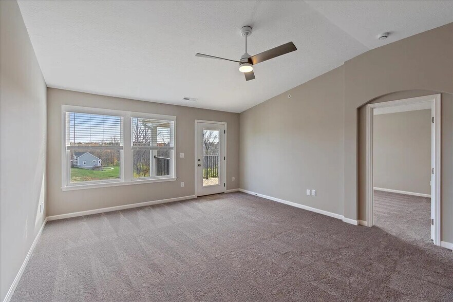 Living Room - 610 Foxhill Dr