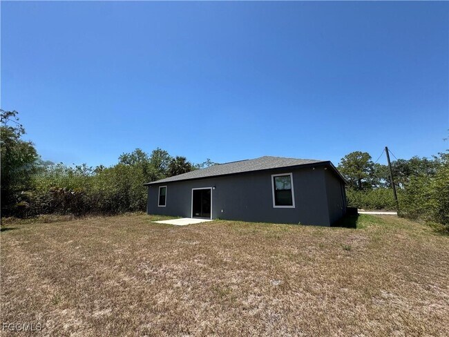 Building Photo - 6018 Acorn Cir