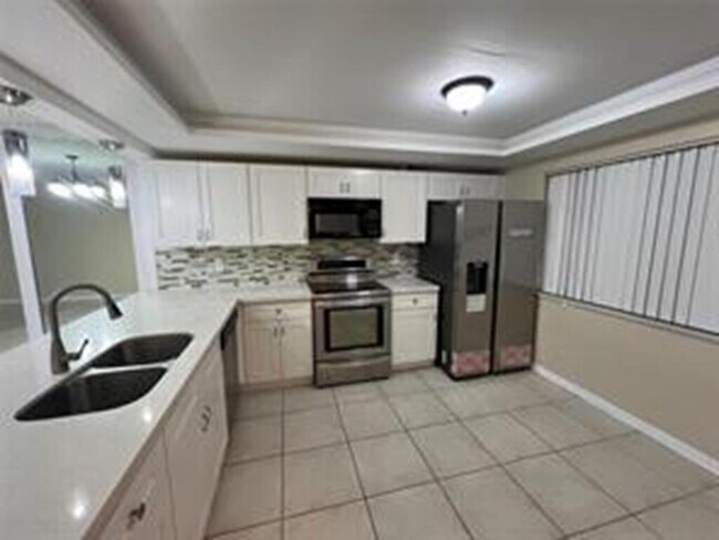 Building Photo - 8040 Hampton Blvd