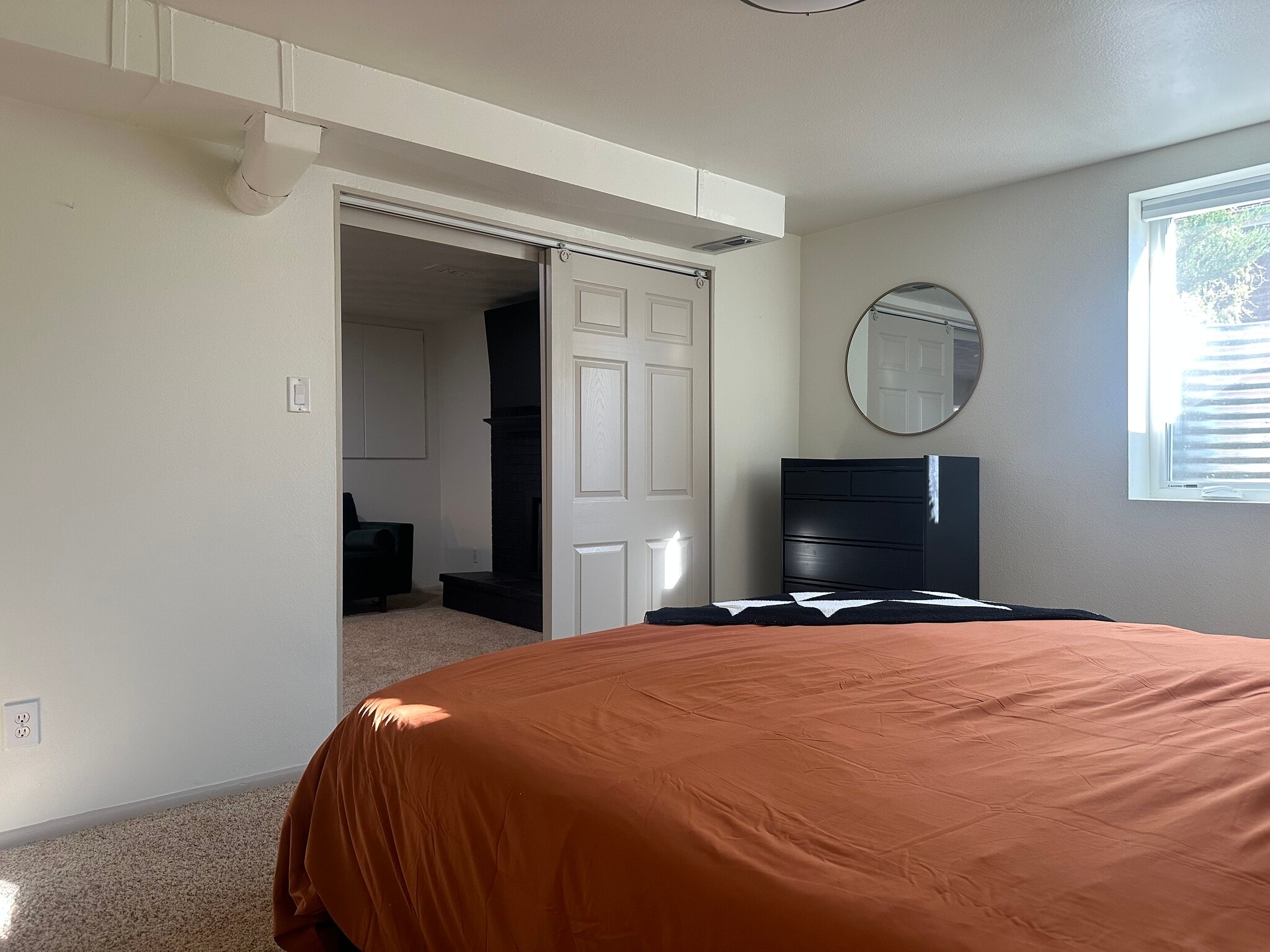 Building Photo - 6526 S Elizabeth Way