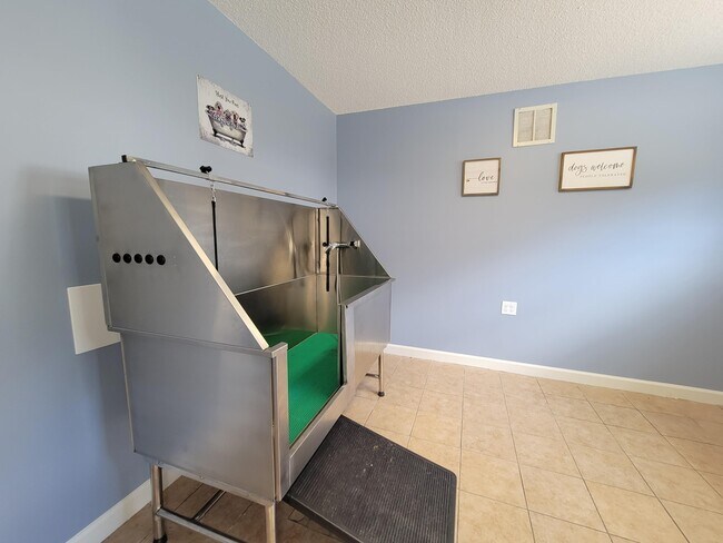 Building Photo - 4412 Gold Flower Loop