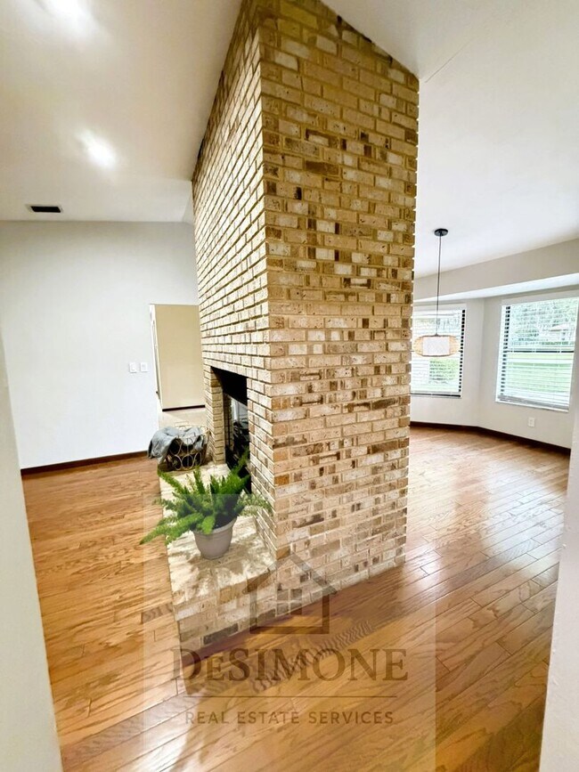 Building Photo - 4530 SW 46th St
