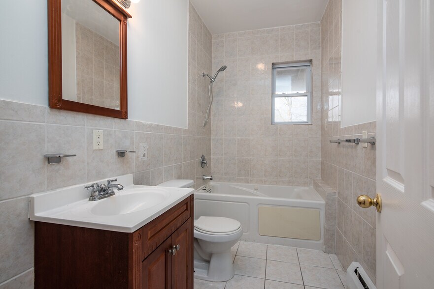 Bathroom 1 - 15 Imlay St
