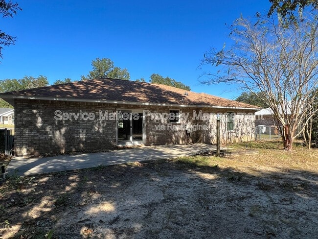Building Photo - 4925 Hyatt Ln