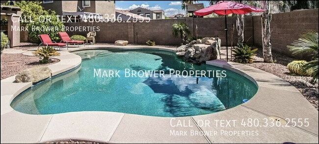 Building Photo - 1273 E Vermont Dr