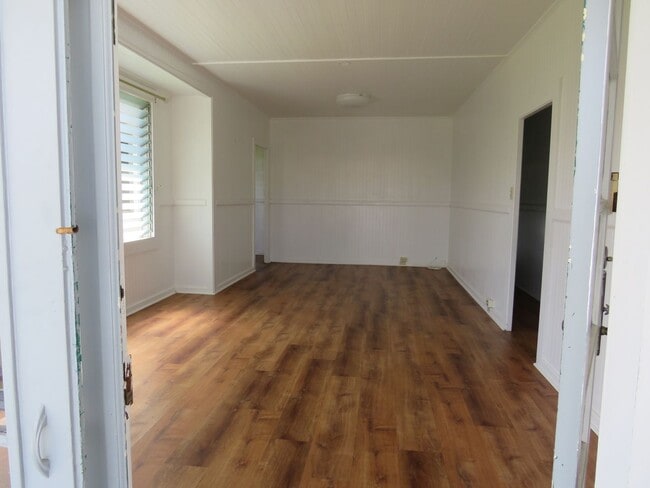 Building Photo - 18 Lono St