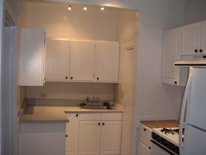 Building Photo - 512 14th St