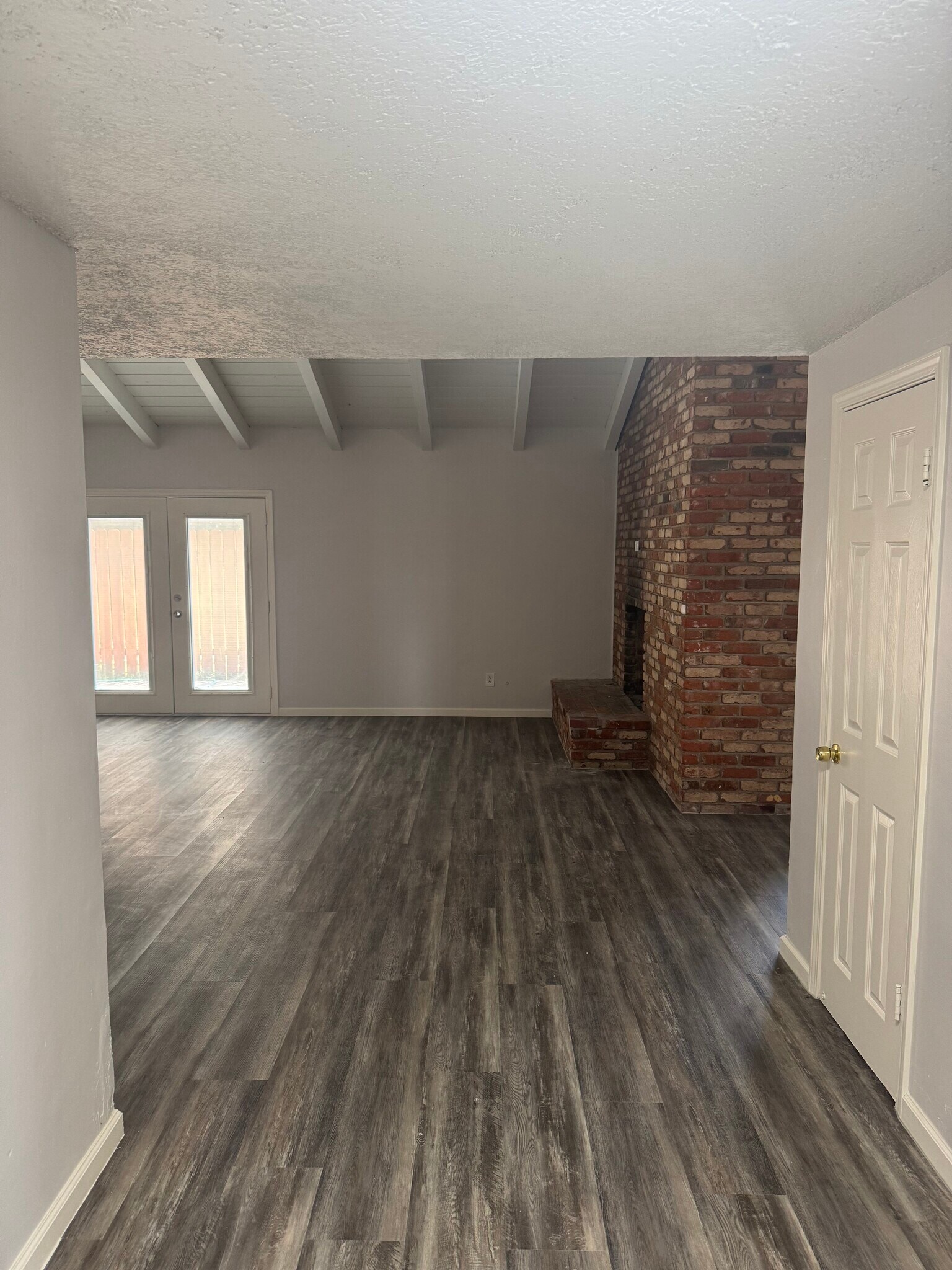 Entryway - 5805 Alta Vista Ave