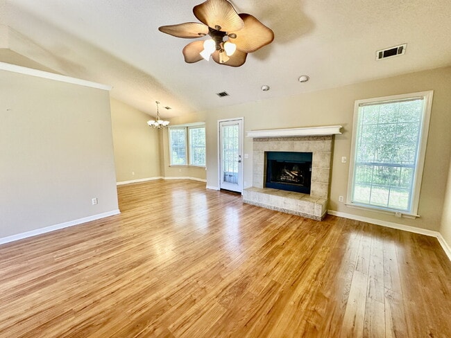 Building Photo - Rivers End Three Bedroom Home with a Fence...