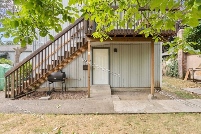 Building Photo - 237-05